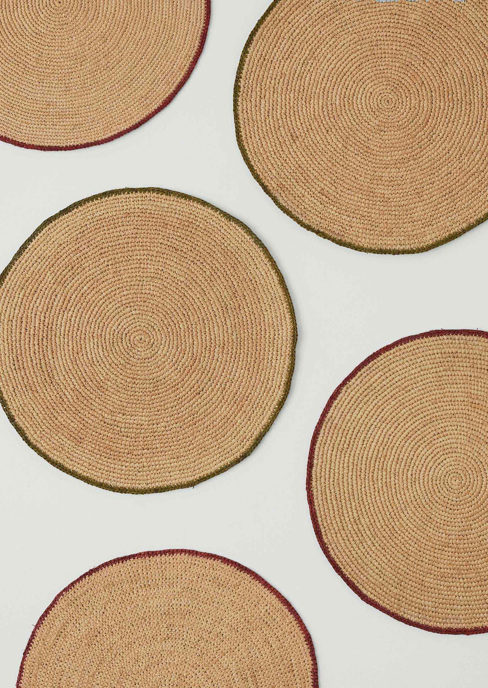 Contrast Edge Raffia Placemat | Natural/Olive - Image 3