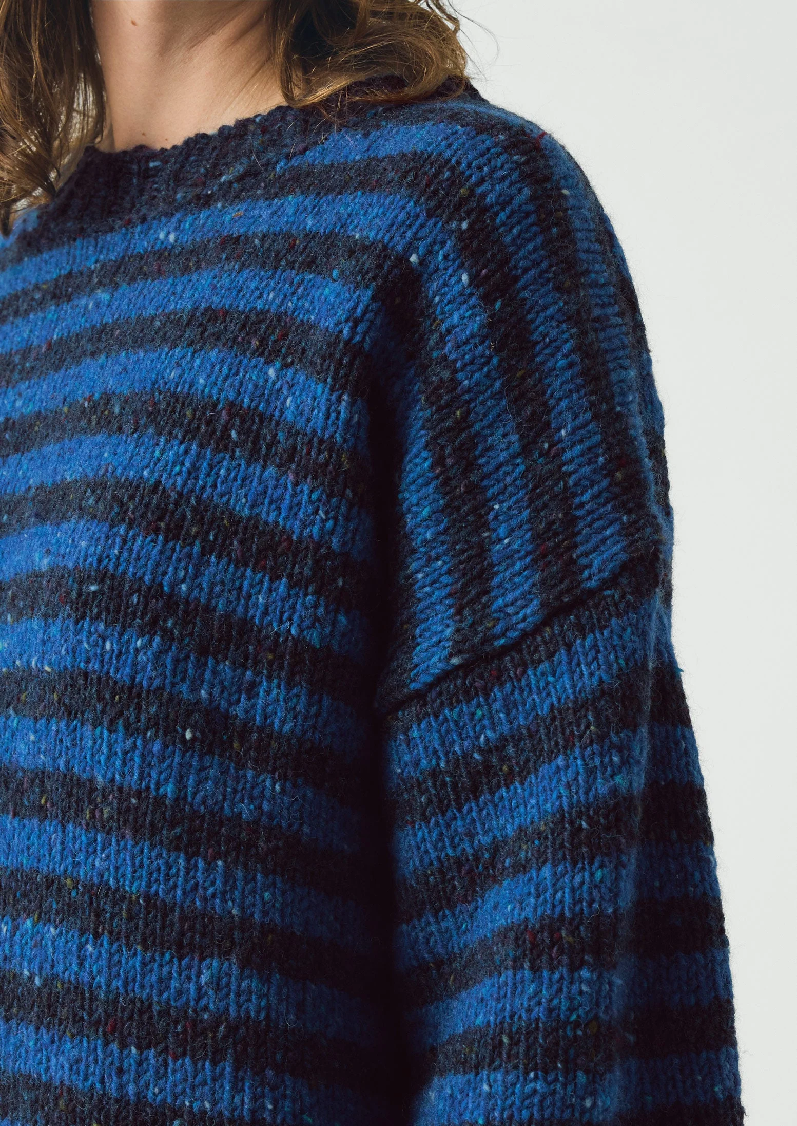 Donegal Stripe Short Sleeve Sweater | Midnight/Neptune Blue - Image 4