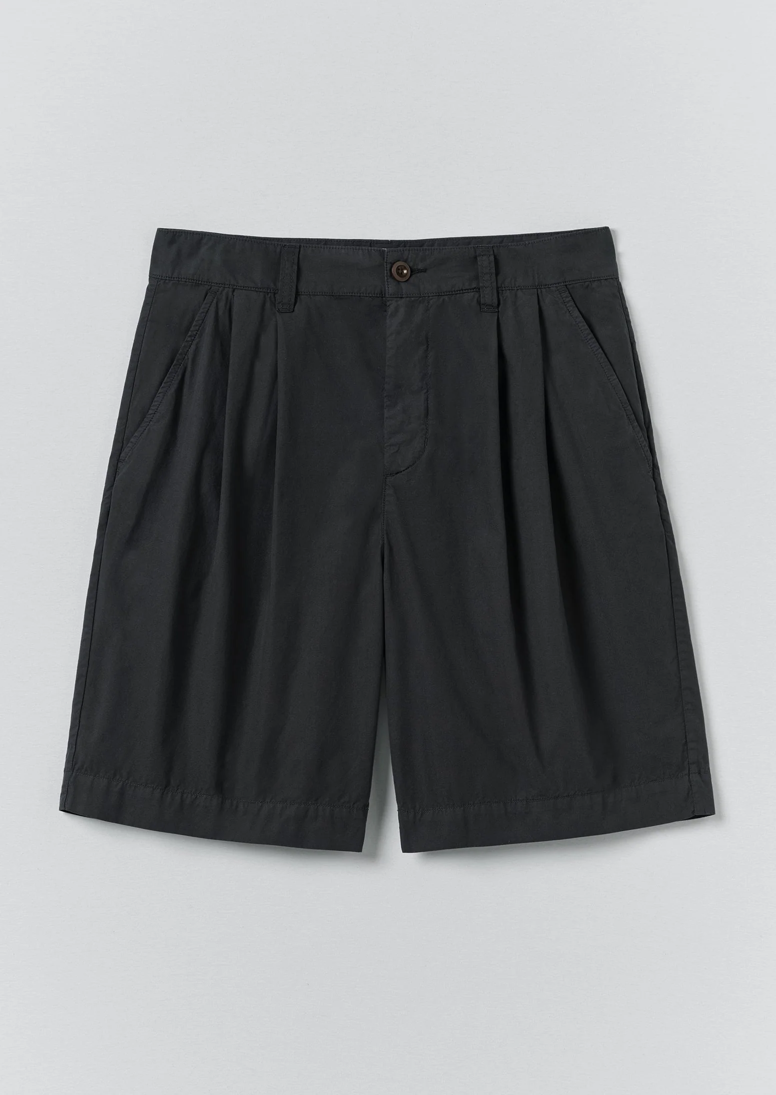 Double Pleat Cotton Poplin Shorts | Washed Black