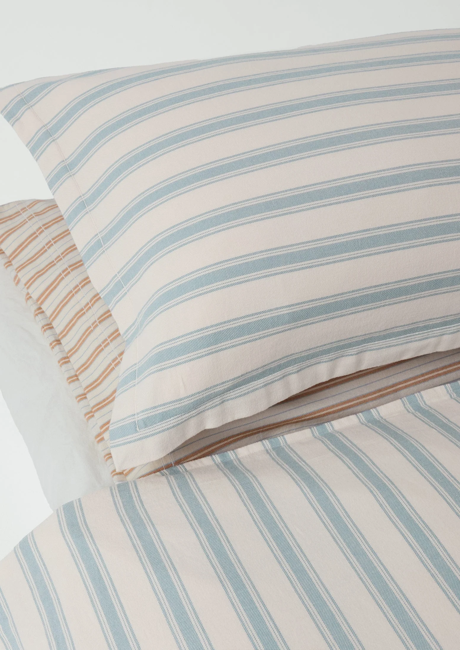 Fjord Flannel Stripe Cotton Oxford Pillowcase Set | Washed Blue/Ecru - Image 4