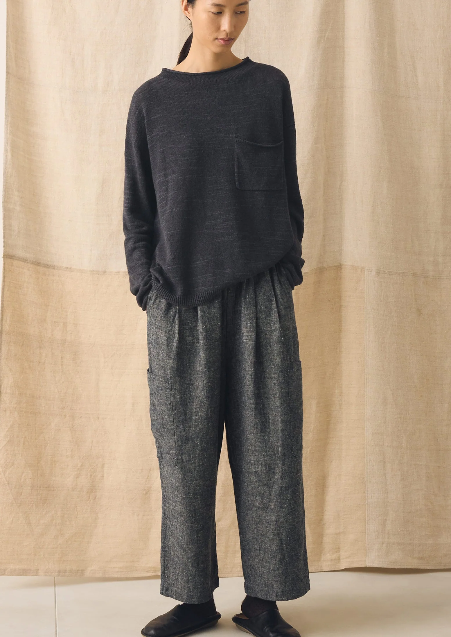 Linen Cotton Patch Pocket Pants | Navy/Ecru - Image 4