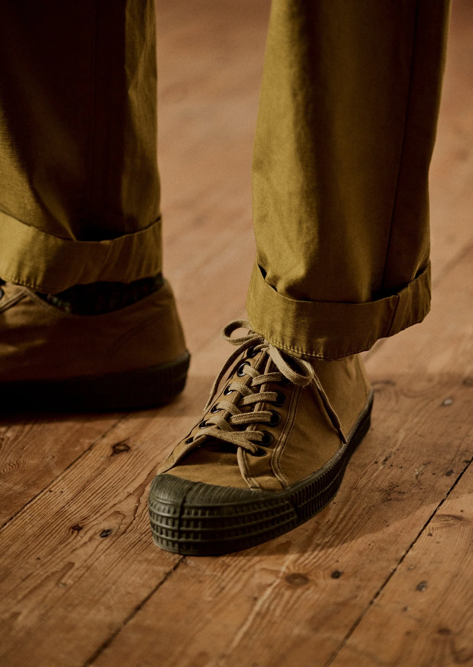 Novesta Star Master Waxed Cotton Plimsolls | Bark - Image 2