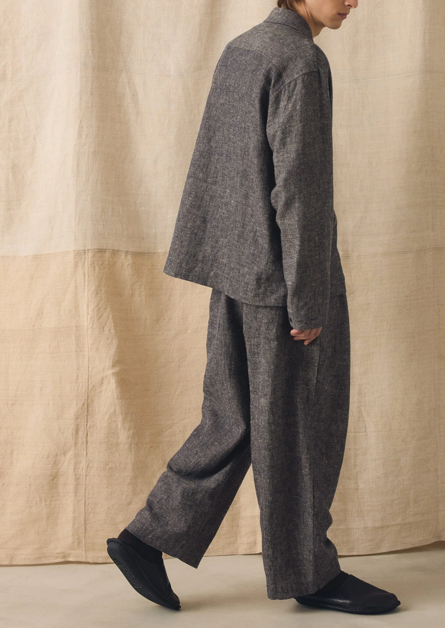 Pleated Linen Cotton Twill Pants | Navy/Ecru - Image 2