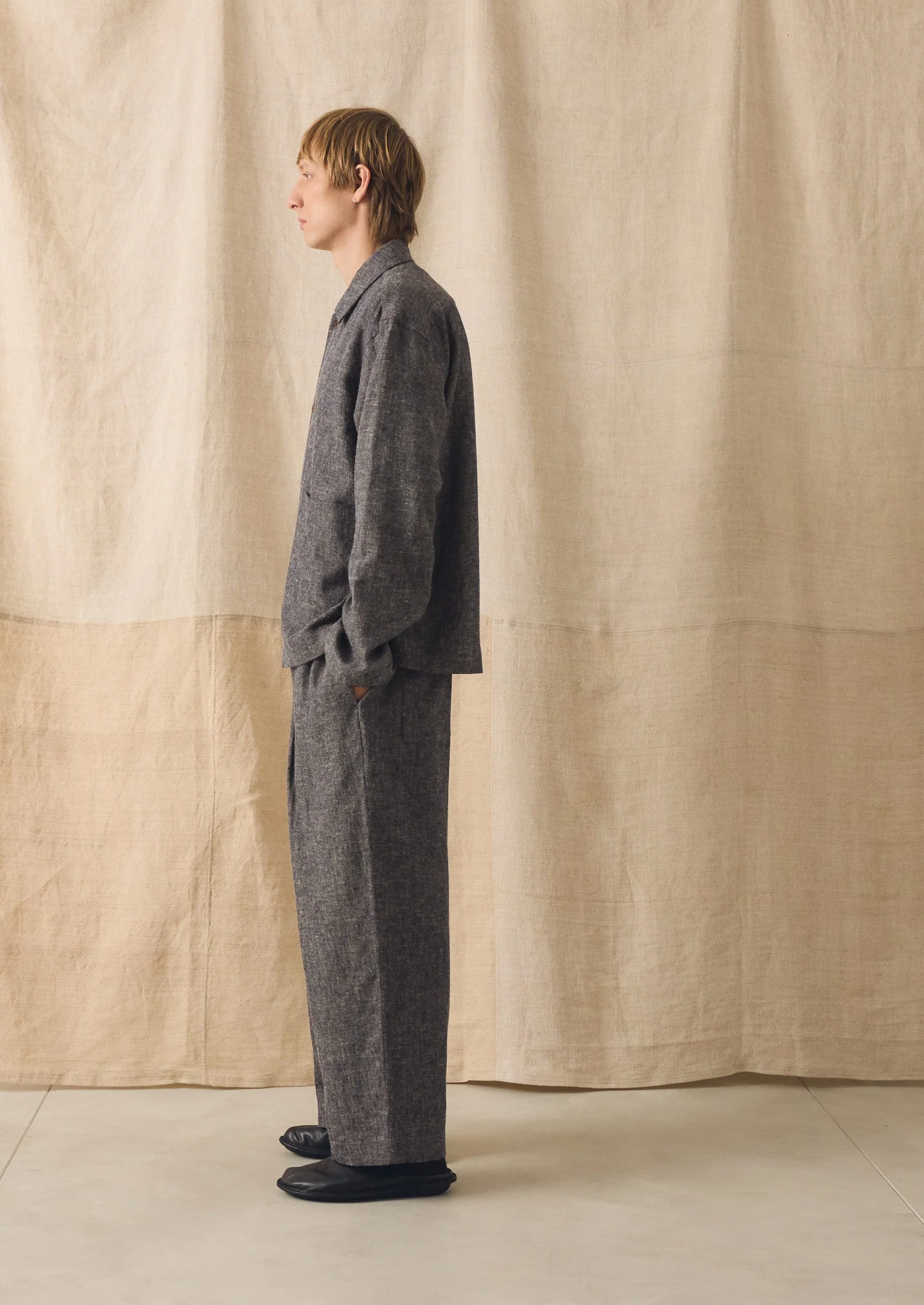Pleated Linen Cotton Twill Pants | Navy/Ecru - Image 4