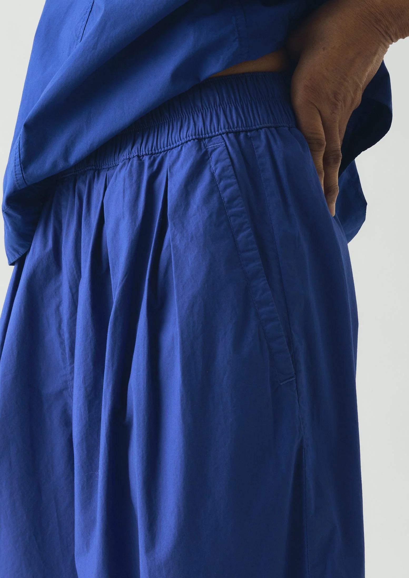 Pleated Pull On Cotton Poplin Pants | Carmine Blue - Image 3