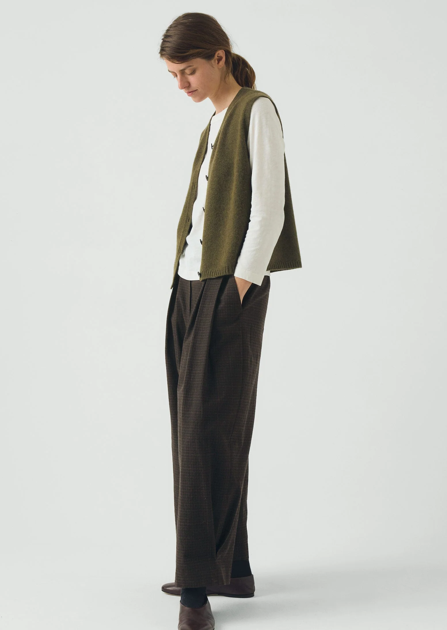 V Neck Wool Cashmere Tank | Olive Melange - Image 4
