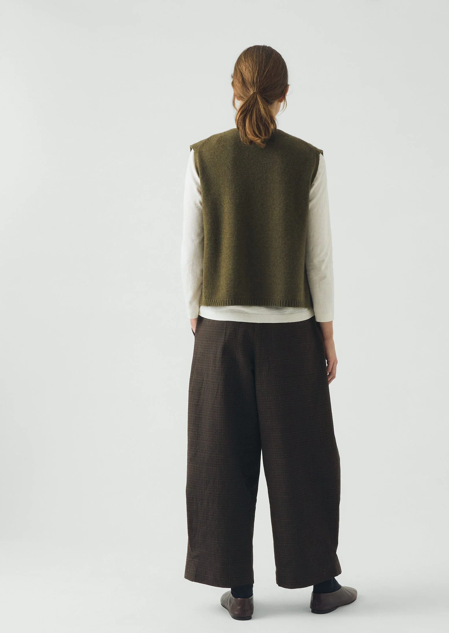 V Neck Wool Cashmere Tank | Olive Melange - Image 5